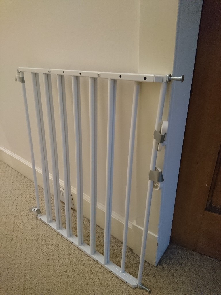 extendable stair gate